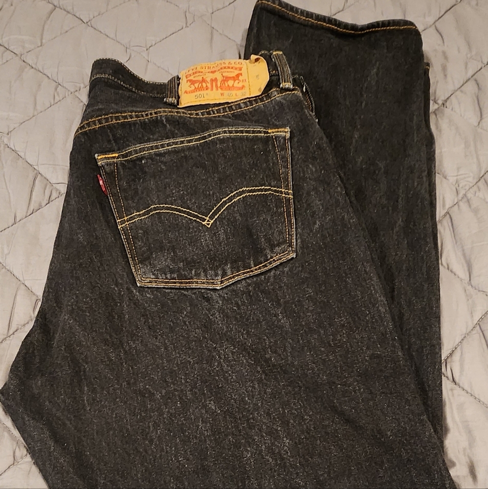 Levi's 501 Button Fly Men's Size 40x32 Black Denim Loose Fit Jeans